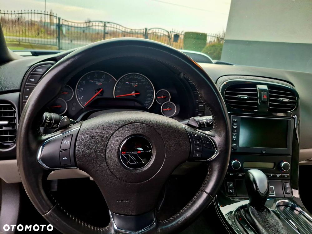 Chevrolet Corvette - 10