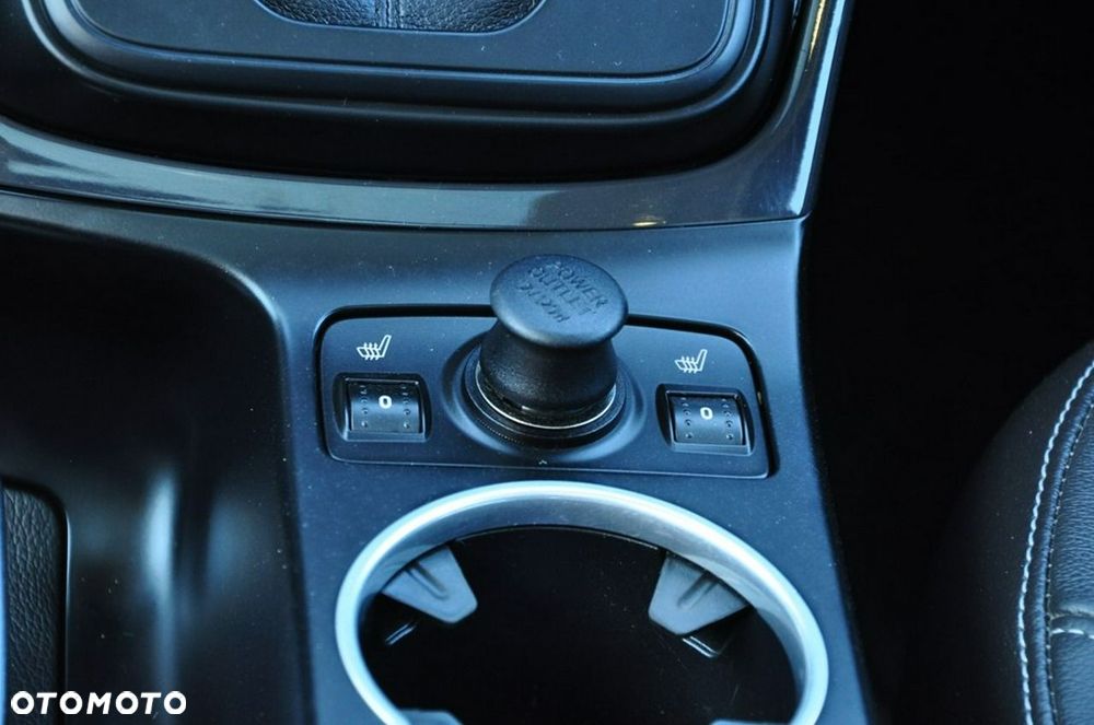 Ford Kuga - 36