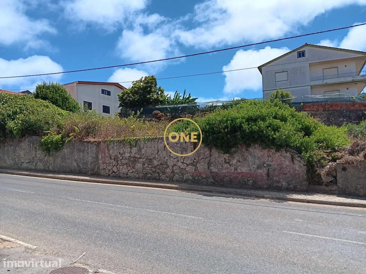 Terreno com Projeto aprovado para 2 Moradias Geminadas - Grande imagem: 4/8