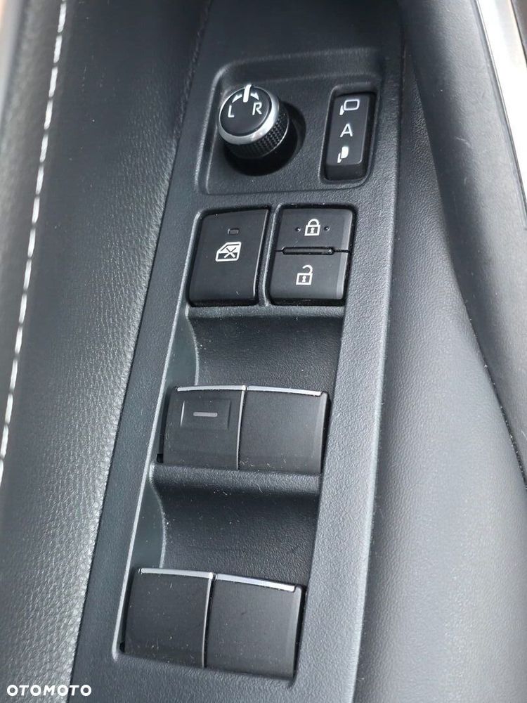 Toyota Corolla 1.8 Hybrid Style - 17