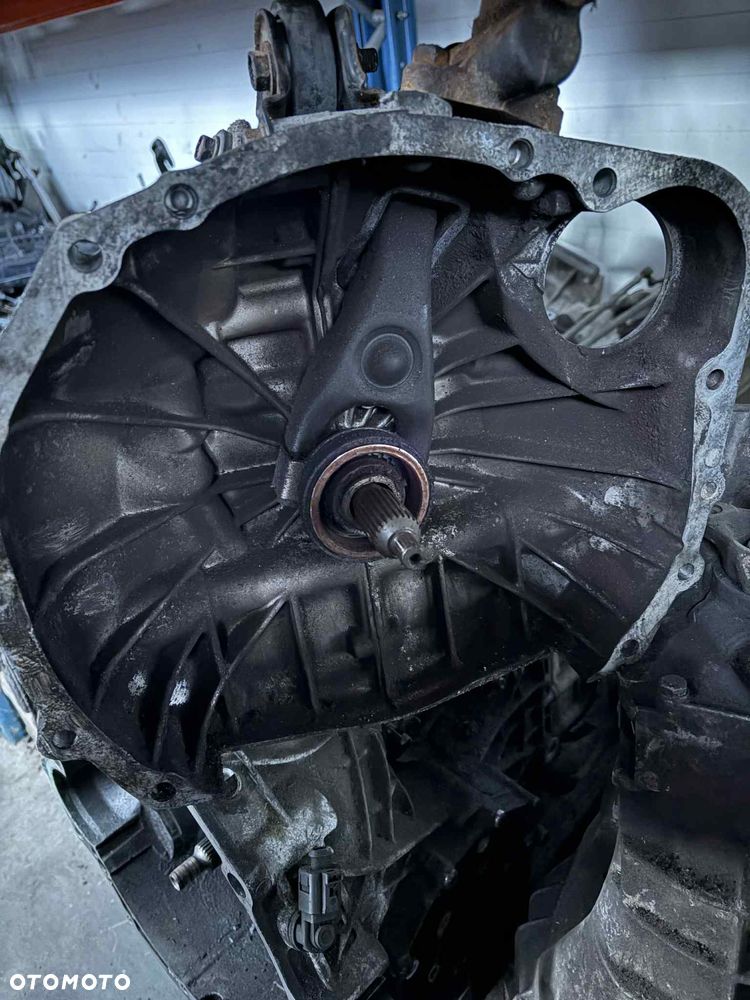 SKRZYNIA BIEGÓW SUBARU LEGACY - 1