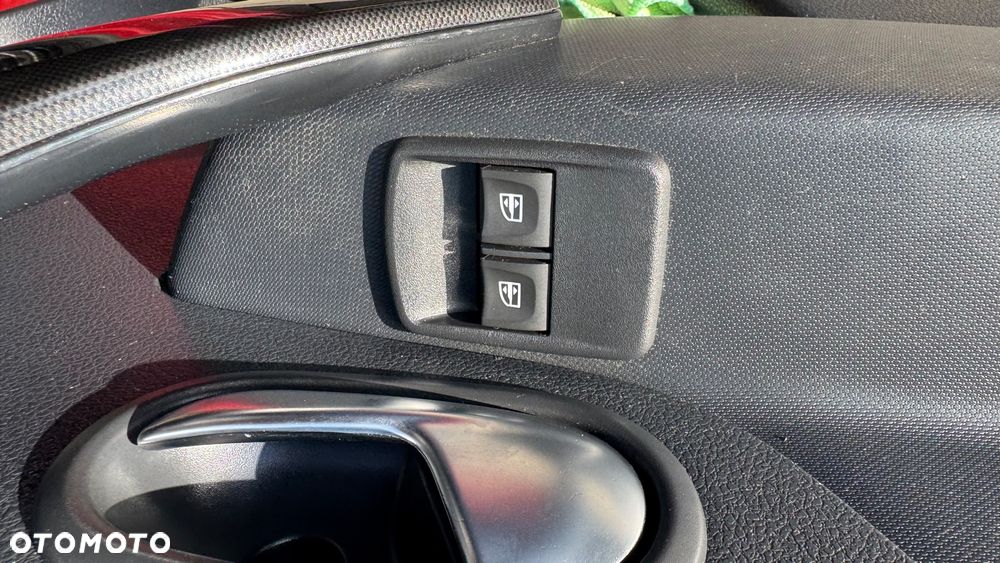 Dacia Sandero SCe 75 Laureate - 27
