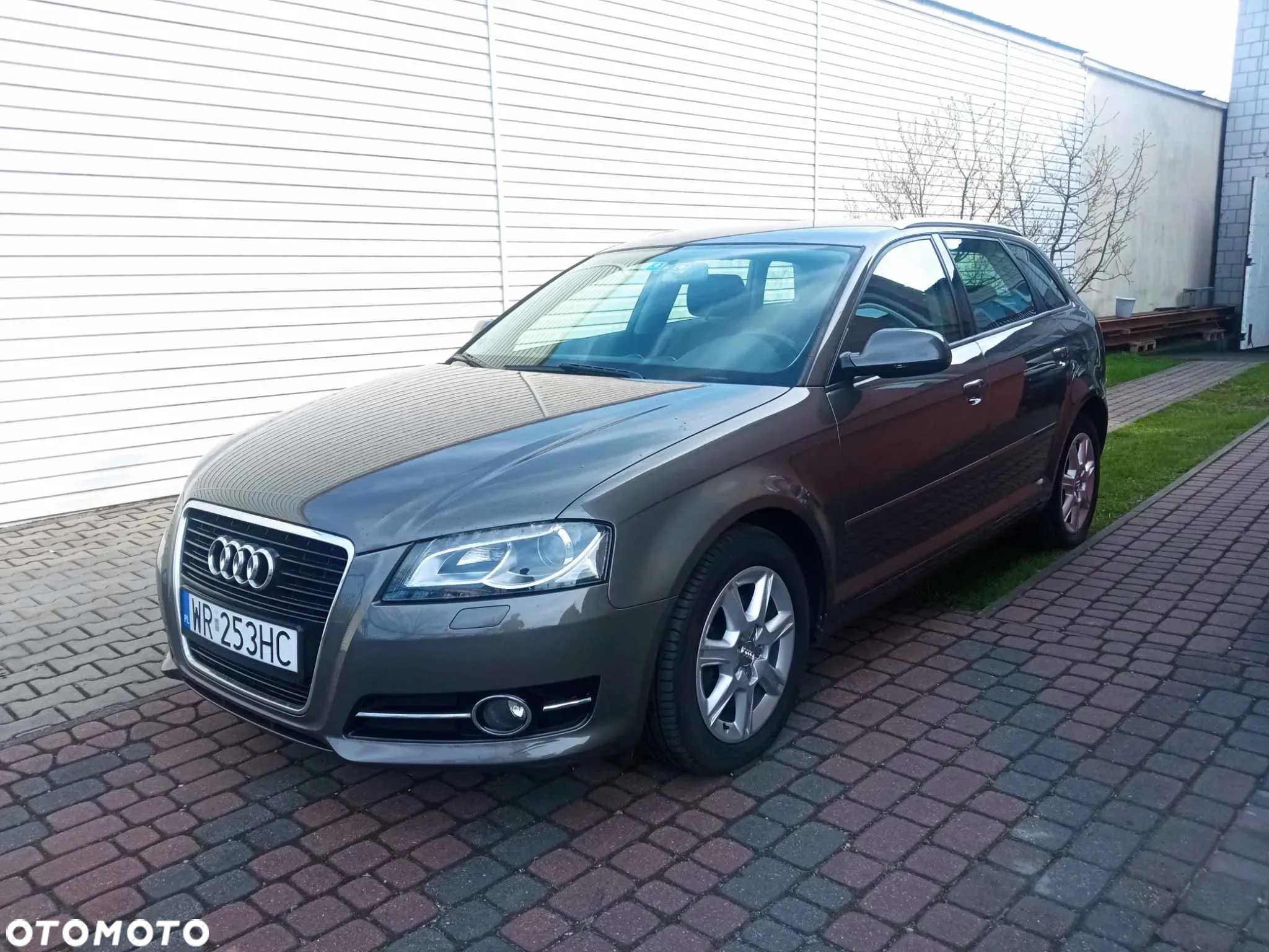 Audi A3 1.4 TFSI Ambiente - 2
