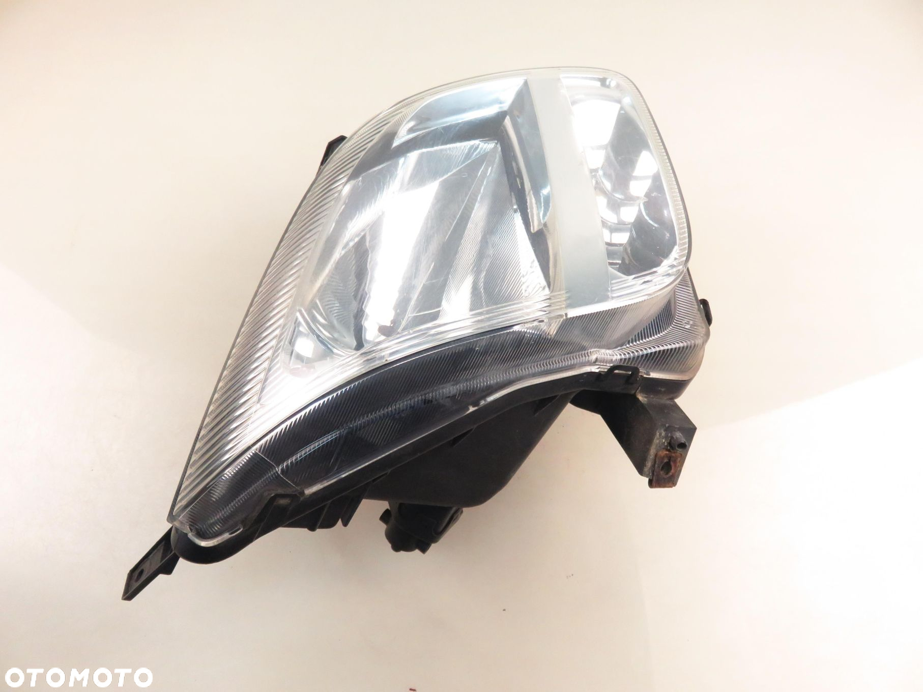 LAMPA PRAWA PRZEDNIA SUBARU JUSTY III (G3X) - 12