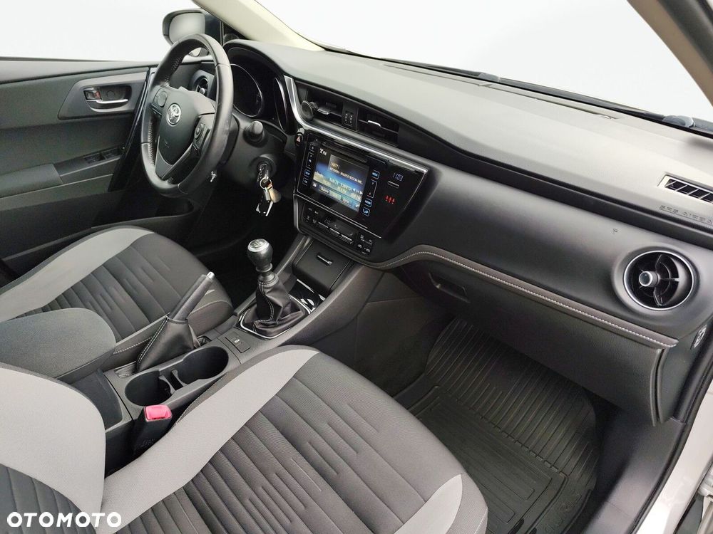 Toyota Auris - 18