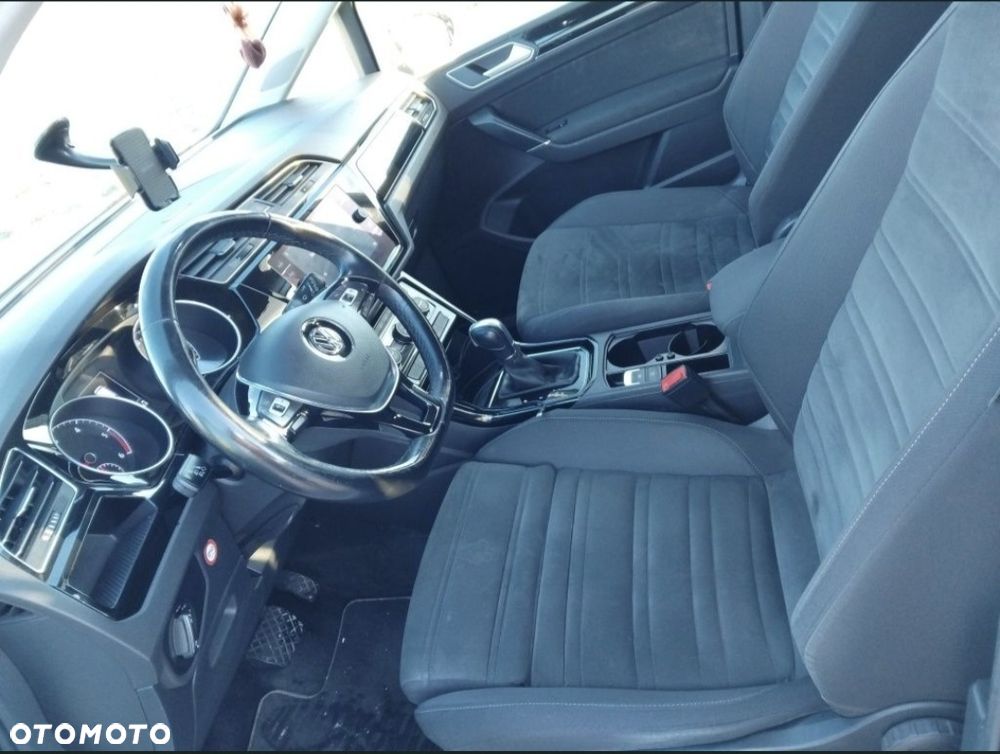 Volkswagen Touran 2.0 TDI BMT Comfortline DSG - 5