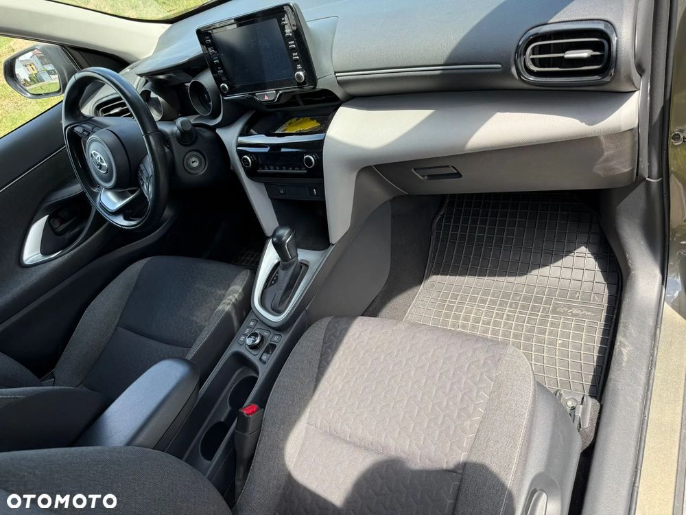 Toyota Yaris Cross - 17