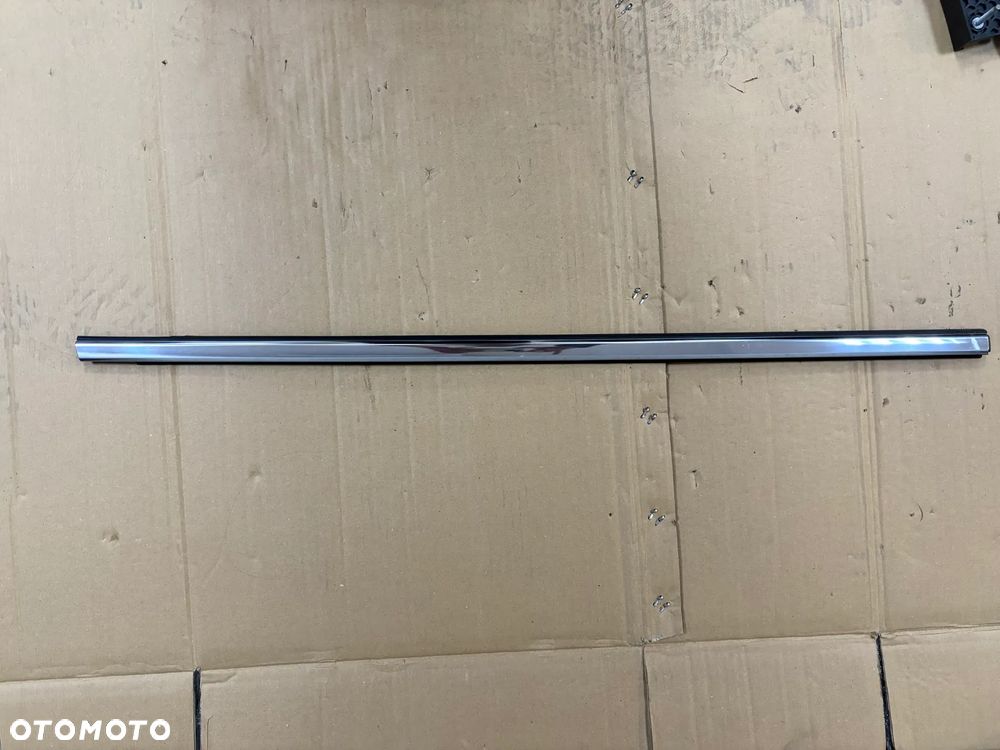 OPEL CORSA F LISTWA CHROM ZGARNIAJĄCA PRAWY PRZÓD 9842797280 3559274 EUROPA - 1