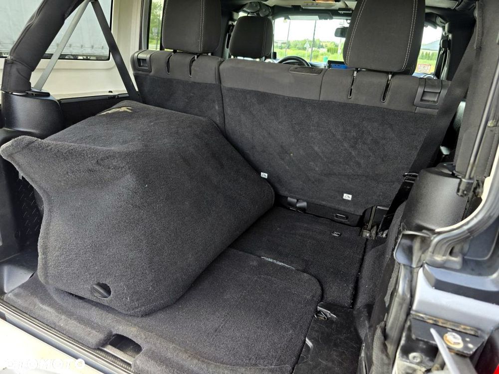 Jeep Wrangler 3.6 Unlim Sahara - 31