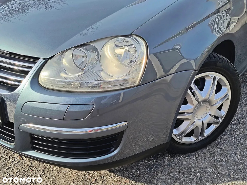 Volkswagen Jetta 1.6 Comfortline - 11