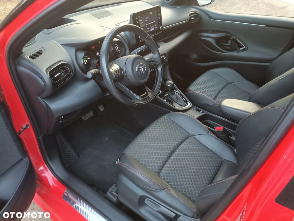 Toyota Yaris Hybrid 100 Premium - 9