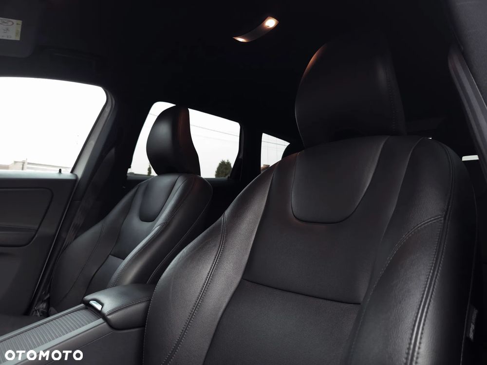 Volvo XC 60 D4 Geartronic Summum - 19