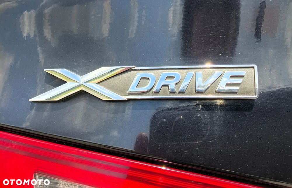 BMW Seria 5 525d xDrive - 12