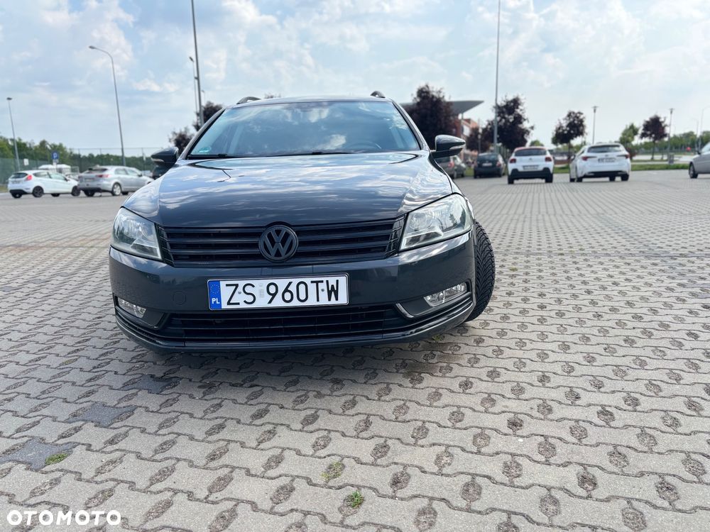 Volkswagen Passat 1.6 TDI DPF BlueMot Comfortline - 1