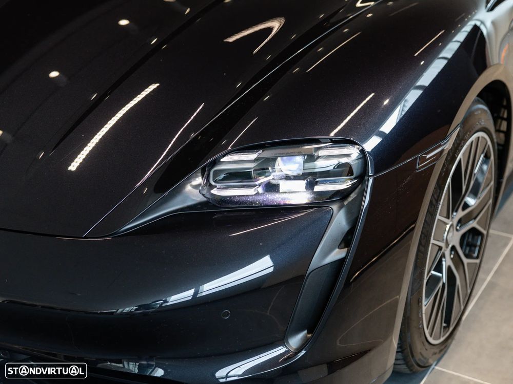 Porsche Taycan Sport Turismo - 14