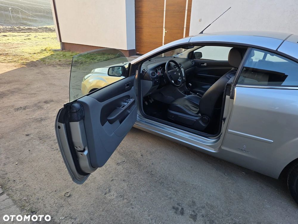 Ford Focus 2.0 16V Titanium - 7