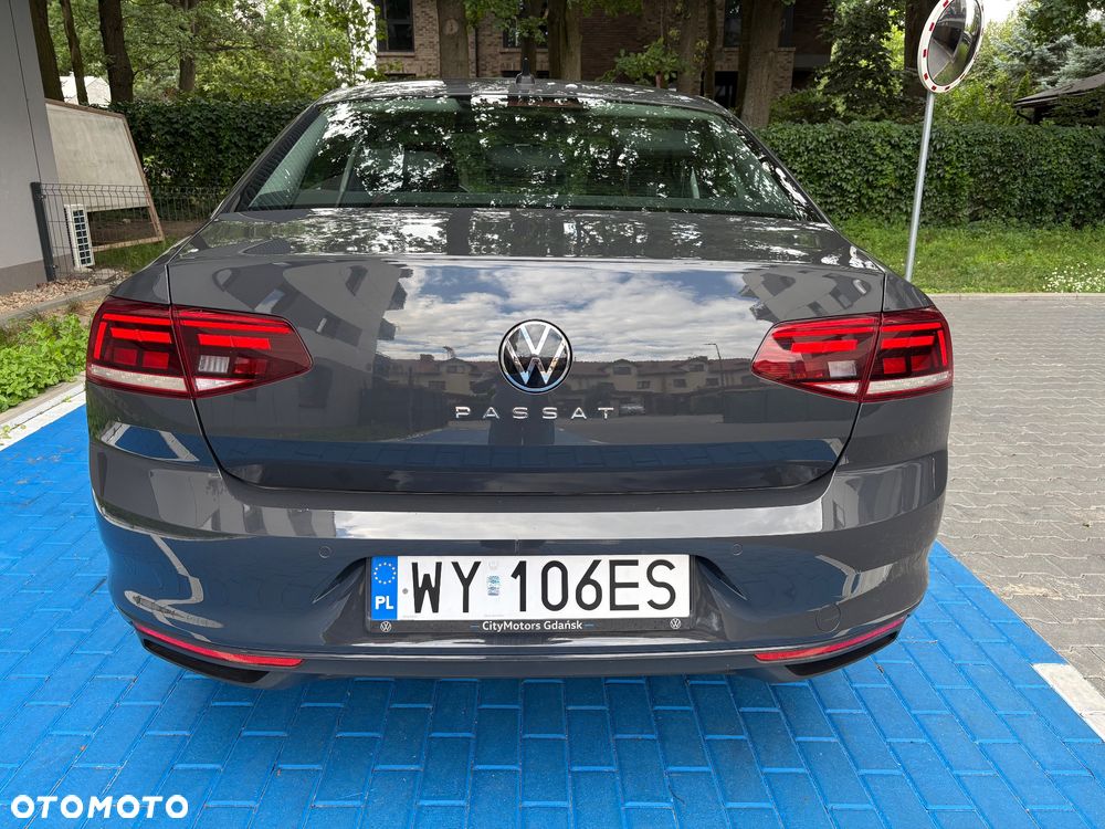 Volkswagen Passat - 8