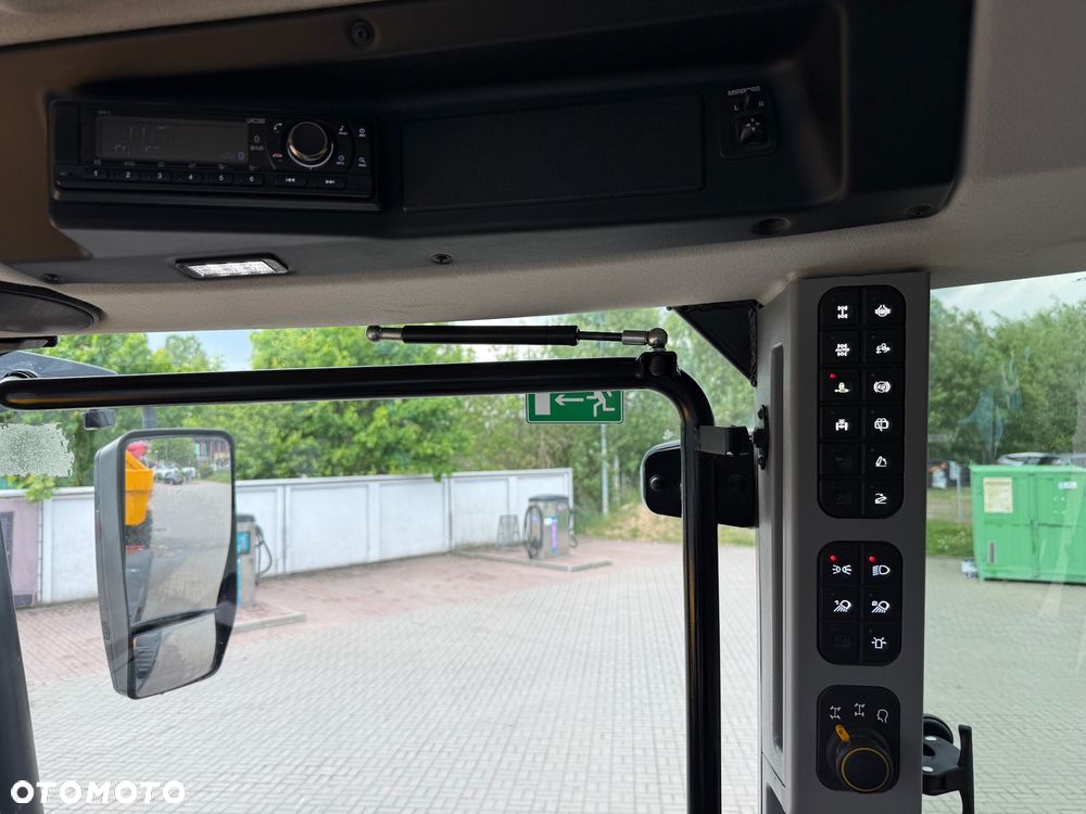 JCB FASTRAC 4220 iCON - 10