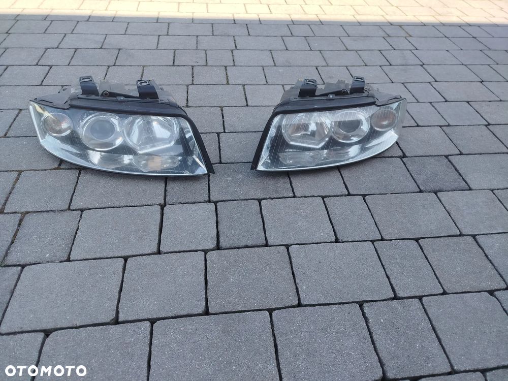 Audi A4 B6 lampa przednia prawa lewa Xenon - 1
