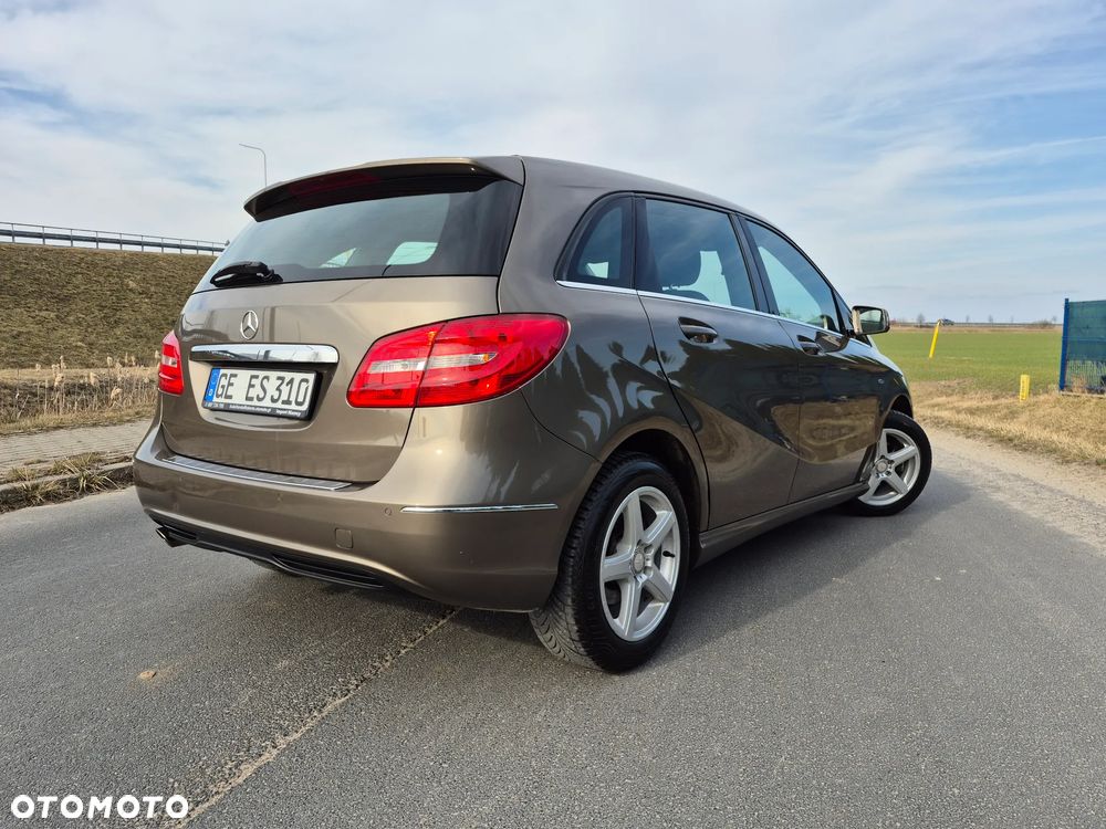 Mercedes-Benz Klasa B 180 (BlueEFFICIENCY) 7G-DCT - 4