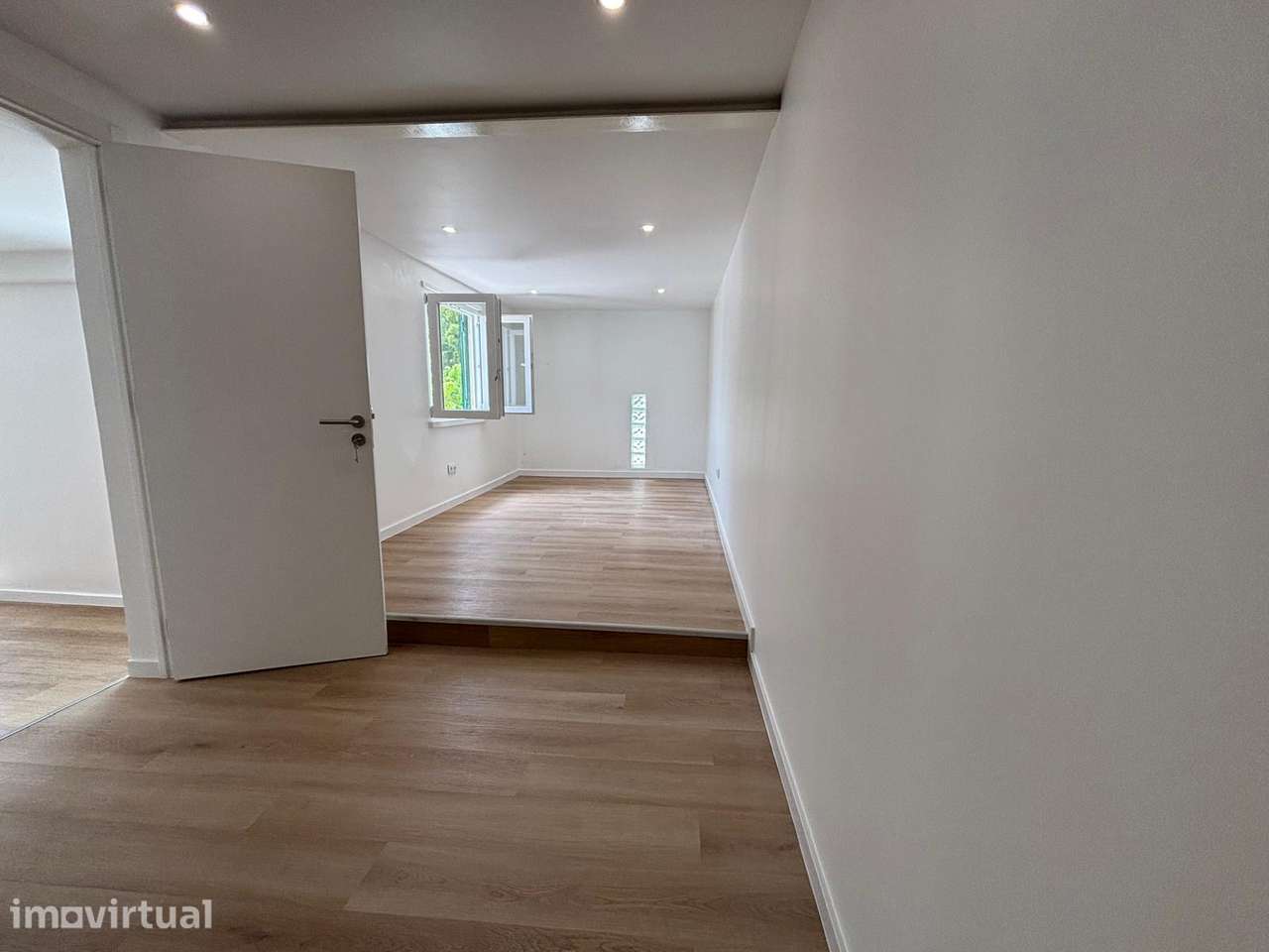 Moradia T1 Renovada e Confortável com Alpendre – Próxima da A8 - Grande imagem: 5/16