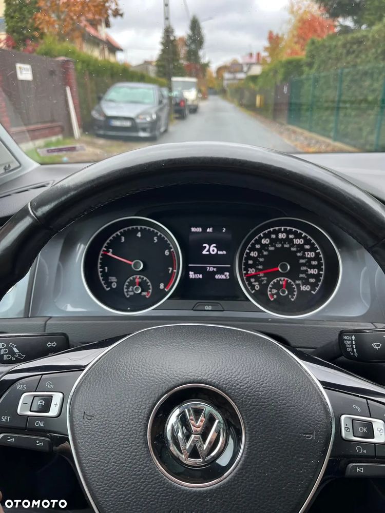 Volkswagen Golf - 28