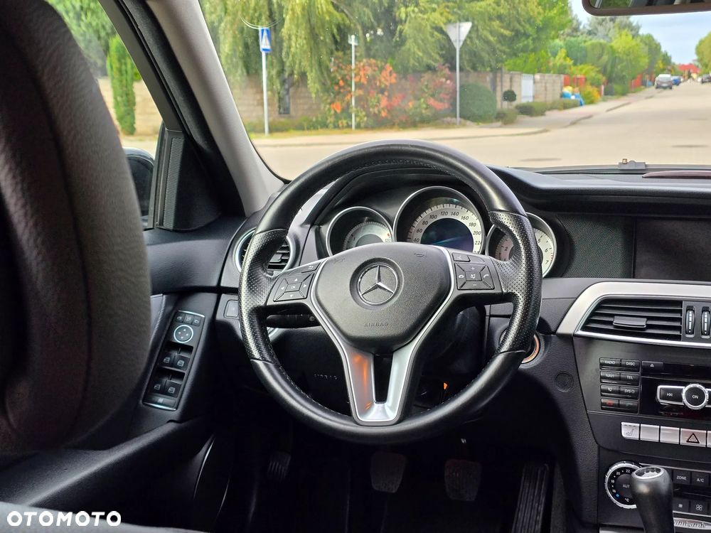Mercedes-Benz Klasa C 180 BlueEFFICIENCY Avantgarde - 34
