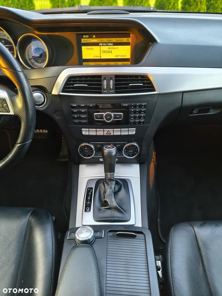 Mercedes-Benz Klasa C 300 CDI BlueEff 4-Matic Avantgarde - 19