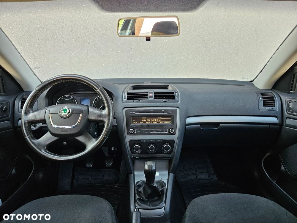 Skoda Octavia 1.6 Ambiente - 5