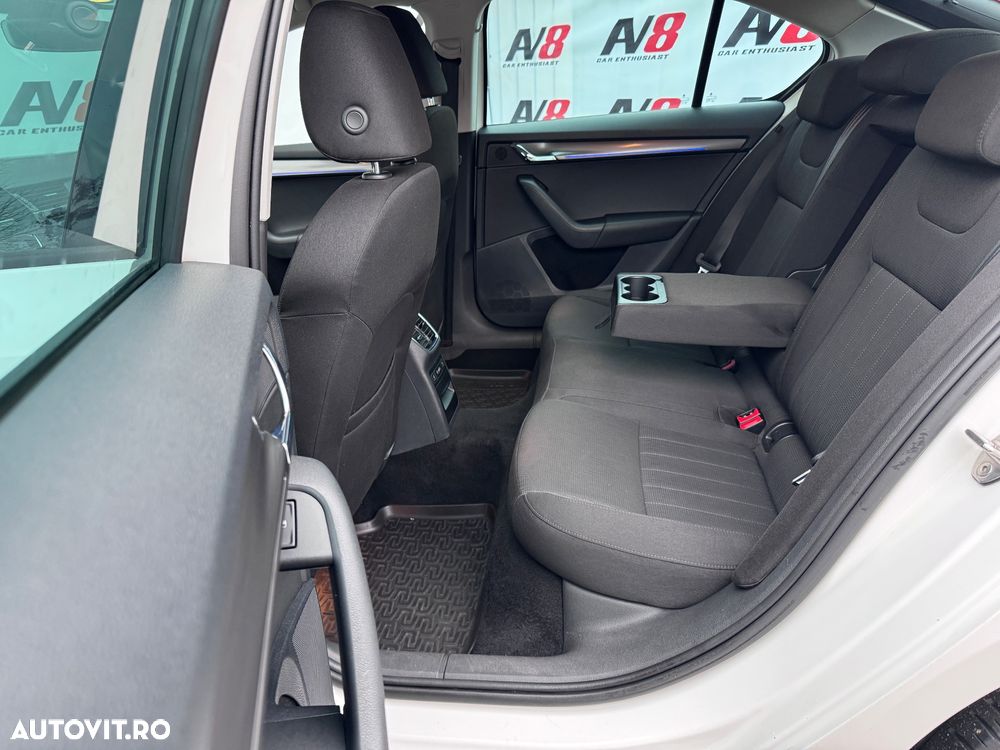 Skoda Octavia 2.0 TDI DSG Style - 17