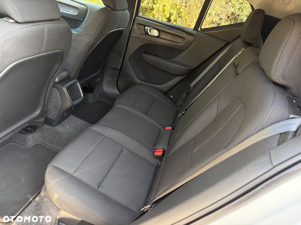 Volvo XC 40 T3 Momentum - 32