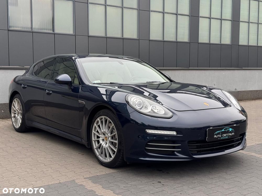 Porsche Panamera 4 - 3