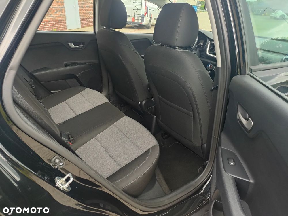 Kia Stonic 1.2 L - 13