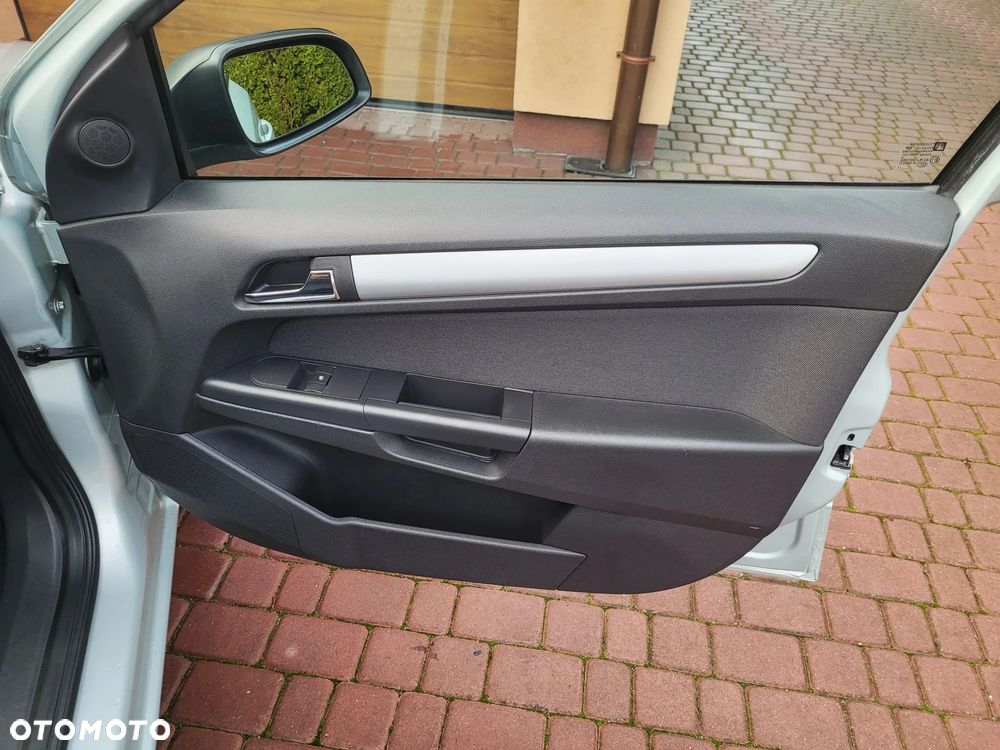 Opel Astra 1.6 Edition 111 Jahre - 19