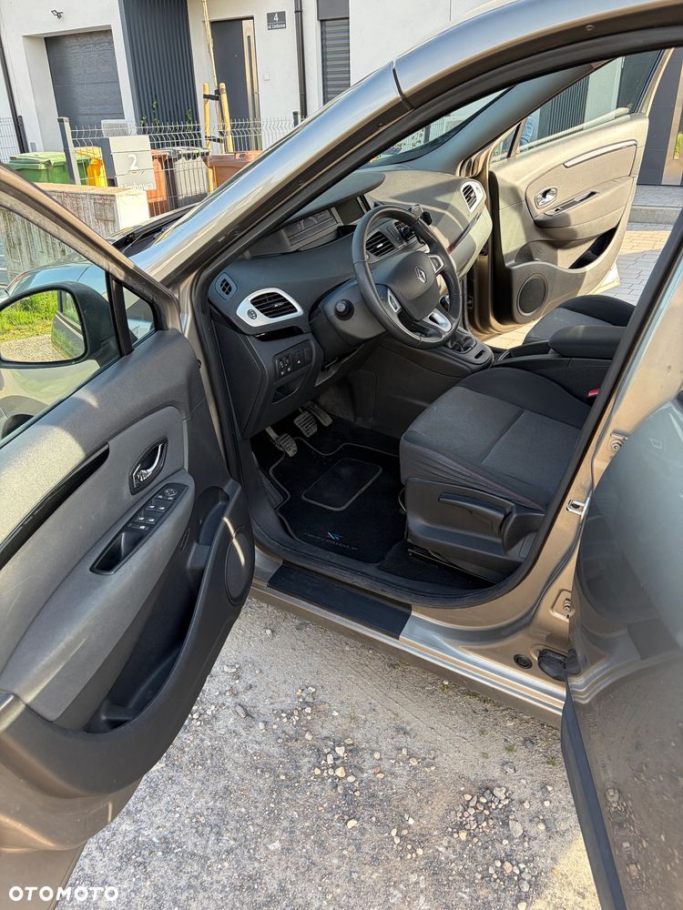 Renault Scenic 1.6 16V 110 TomTom Edition - 11