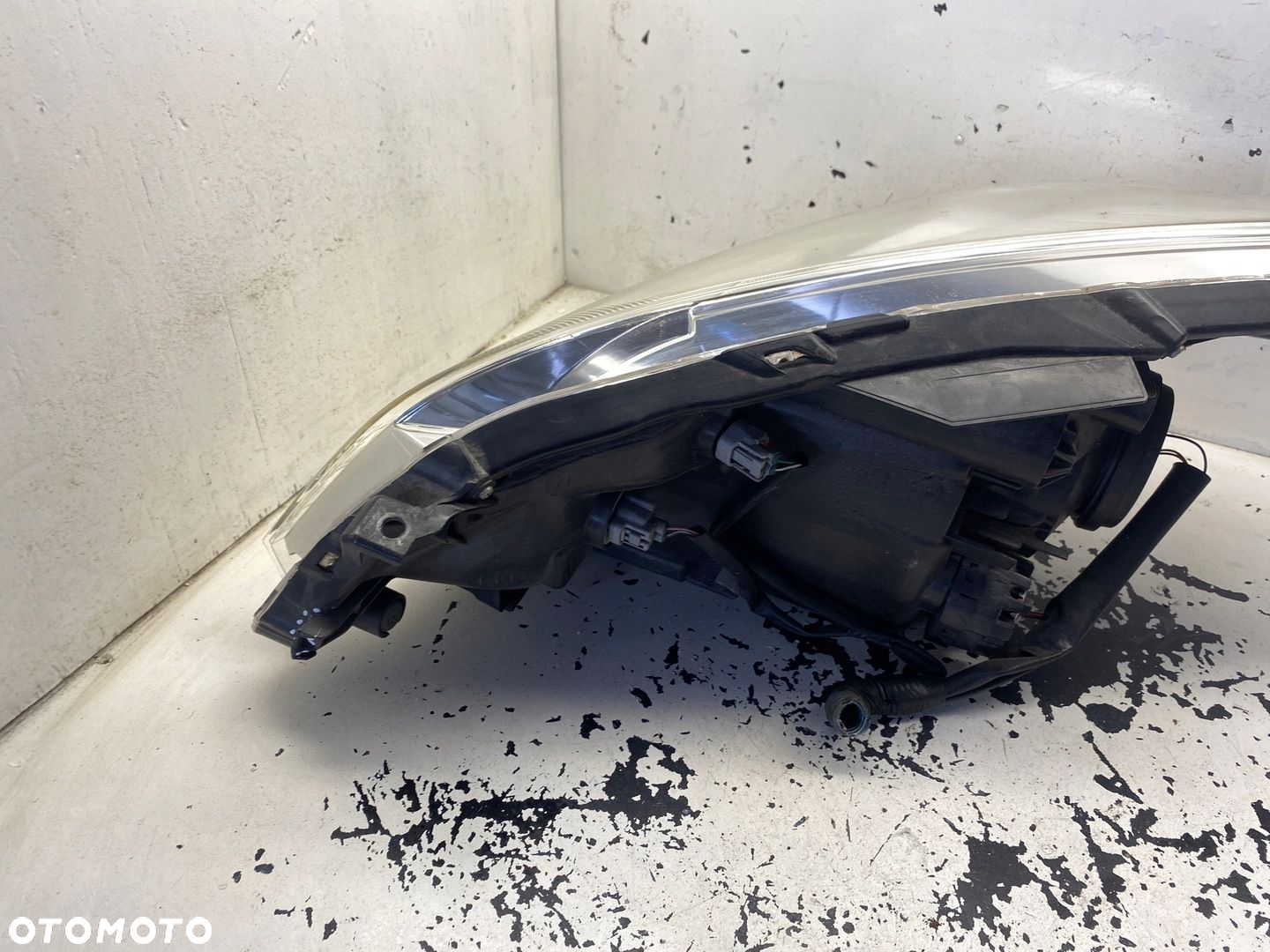 TOYOTA VERSO S LAMPA PRAWY PRZÓD - 7