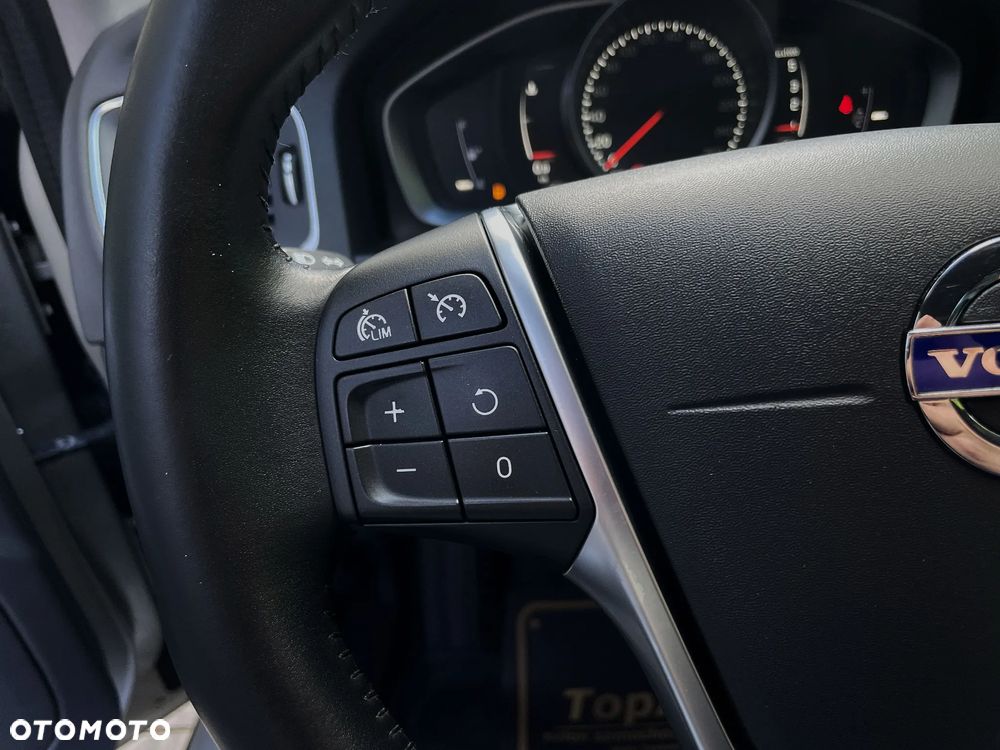 Volvo V60 D2 Momentum - 22
