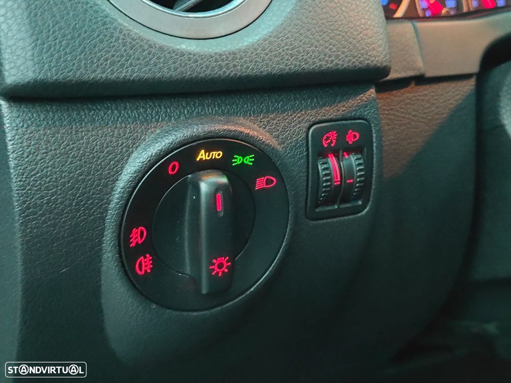 VW Tiguan 2.0 TDI Sport 4Motion - 11