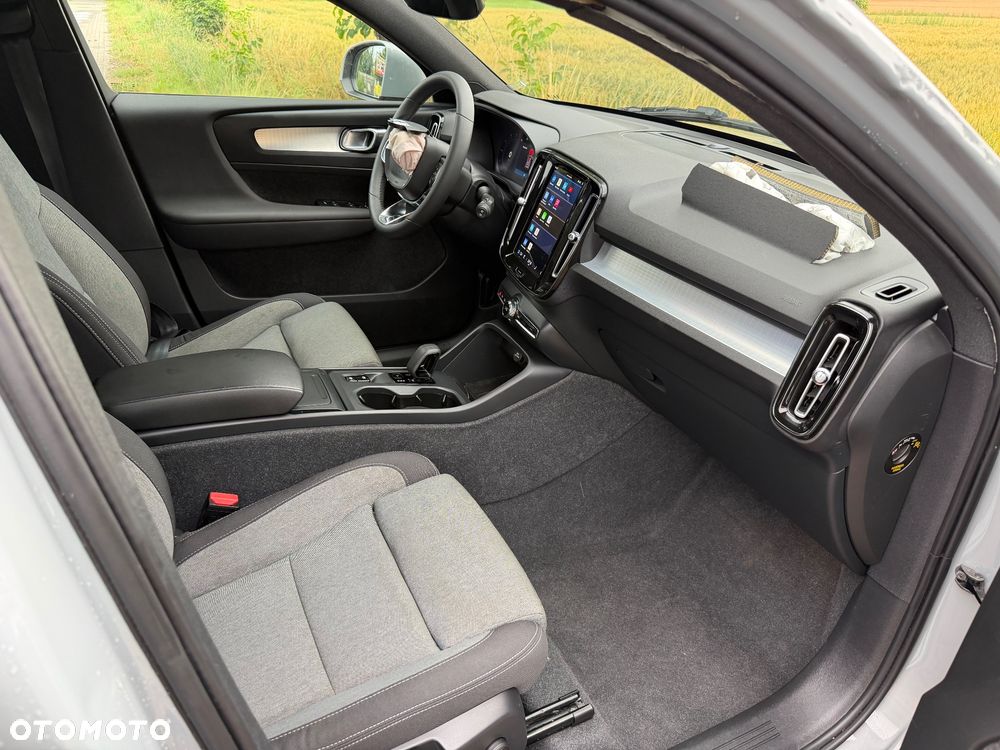 Volvo XC 40 B3 B DKG Plus Black Edition - 11