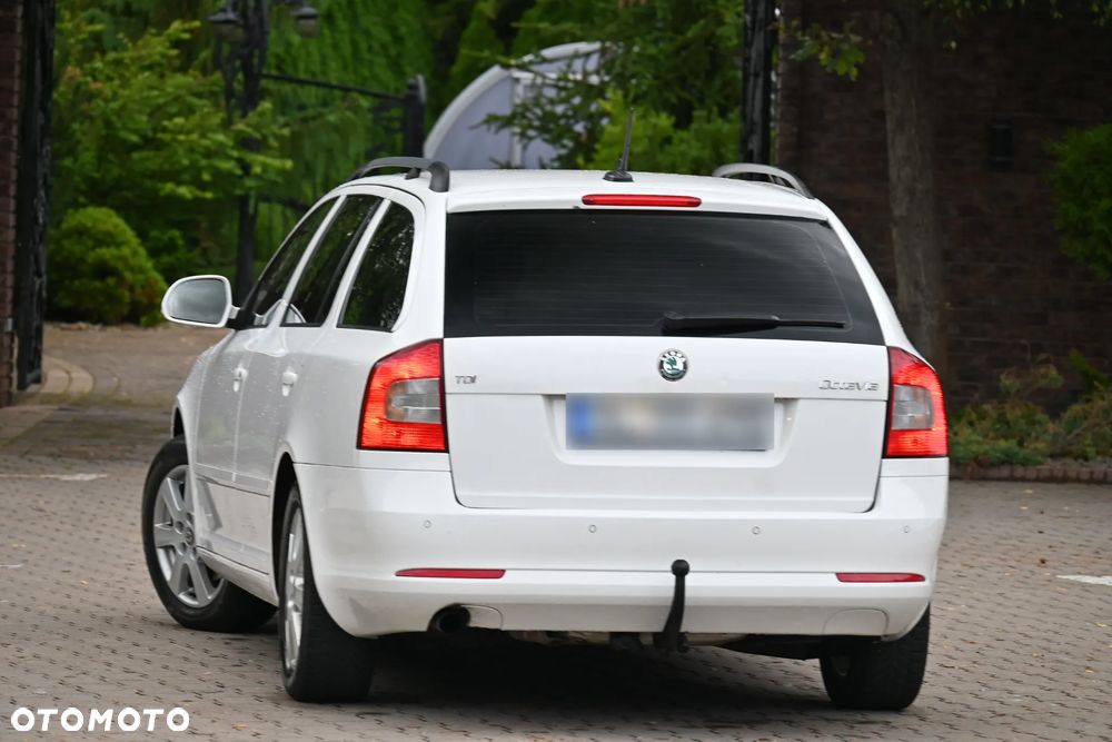 Skoda Octavia 2.0 TDI DSG Laurin & Klement - 11