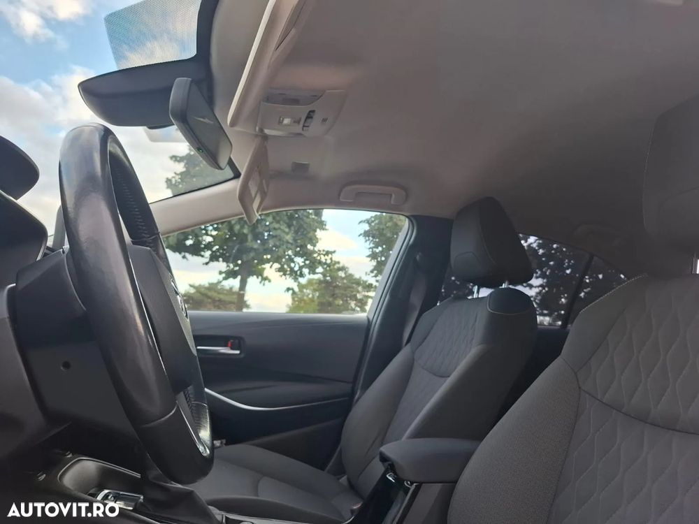 Toyota Corolla Sedan 1.8 HSD Dynamic - 9