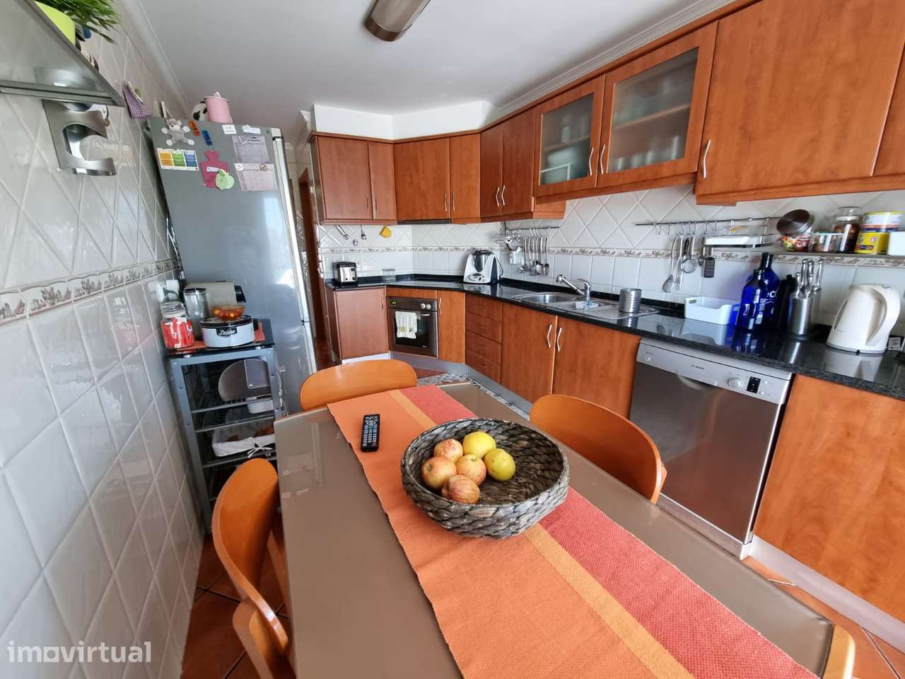 Apartamento T3 com 2 casas de banho, lugar de estacionamento e garagem - Grande imagem: 5/19