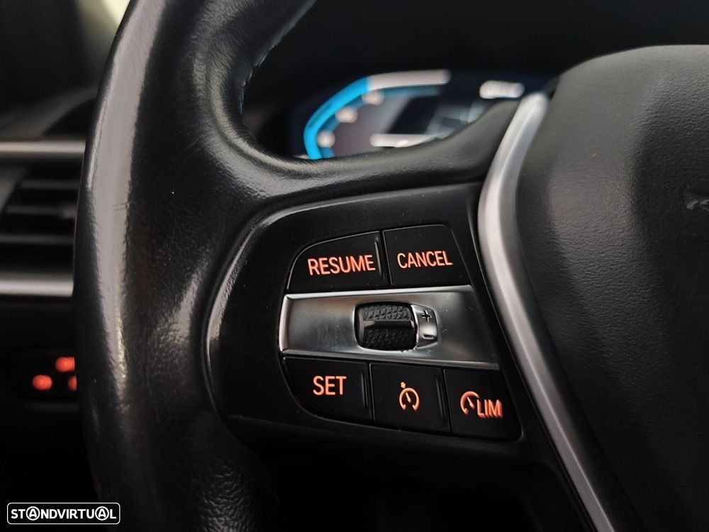 BMW 320 e Touring Auto - 31