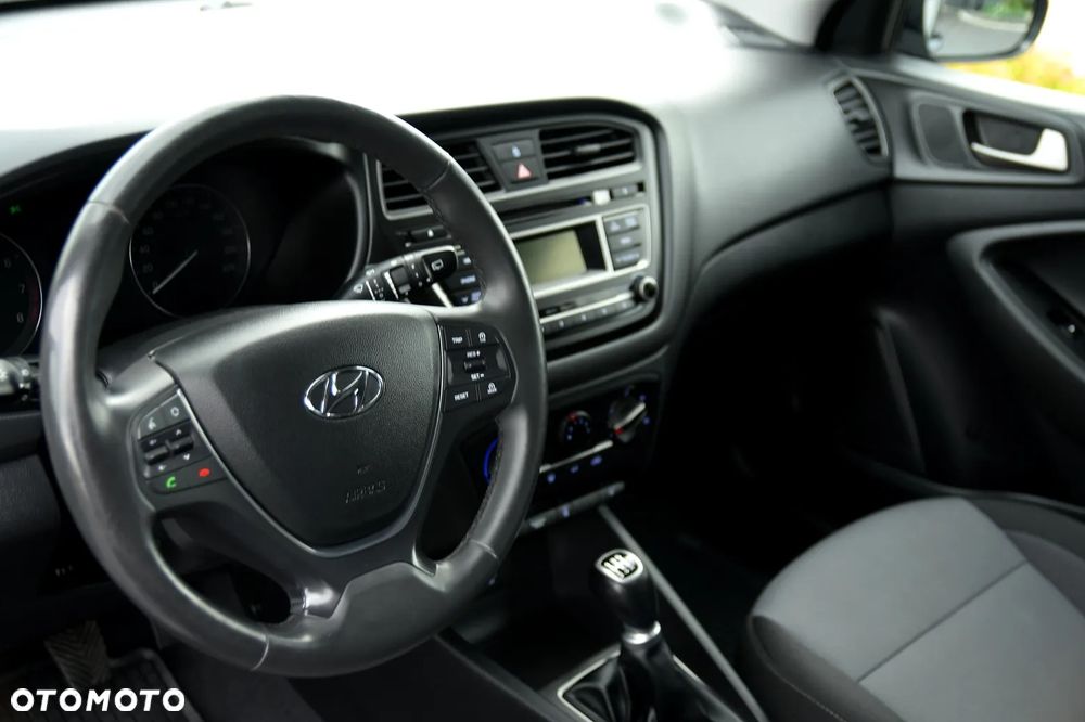 Hyundai i20 1.2 YES Gold - 24