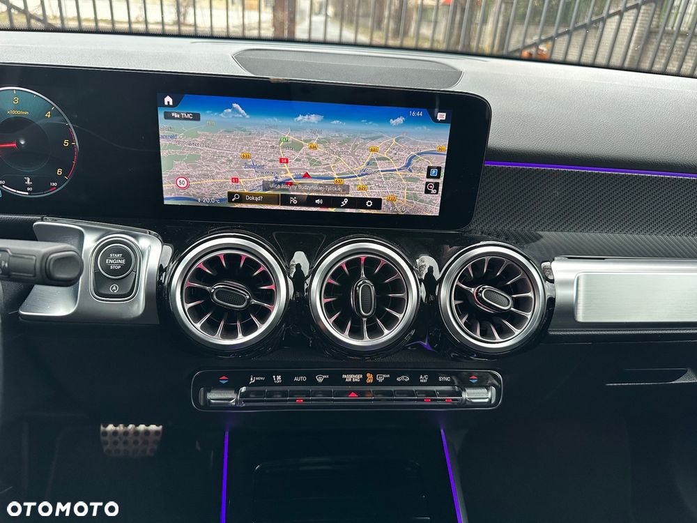 Mercedes-Benz GLB 200 d AMG Line 8G-DCT - 24