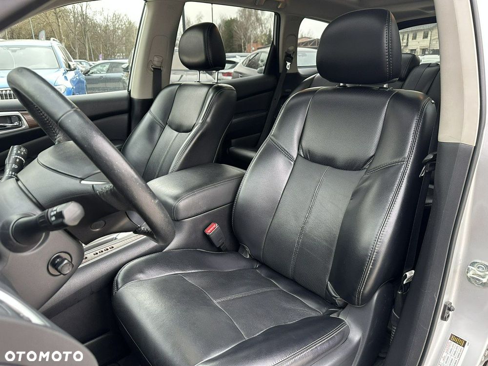 Nissan Pathfinder - 15