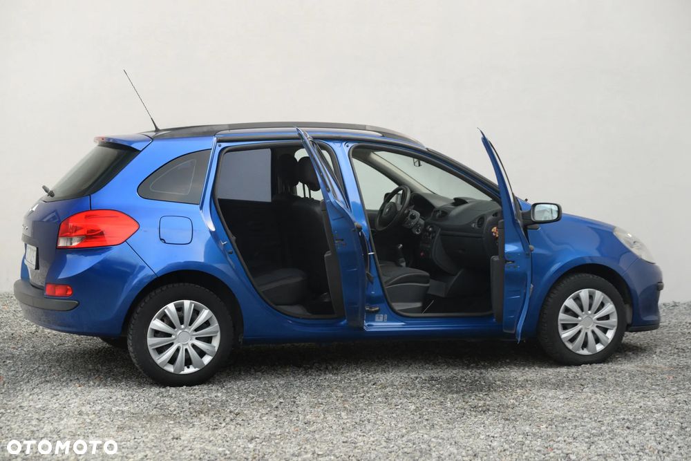 Renault Clio 1.2 16V Confort Privilege - 26