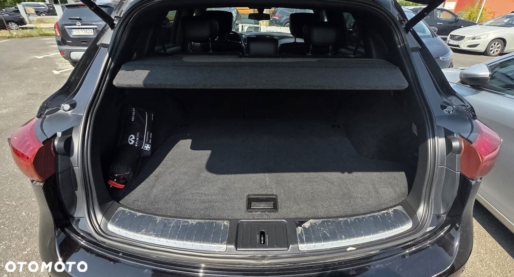Infiniti QX70 3.0d S - 10