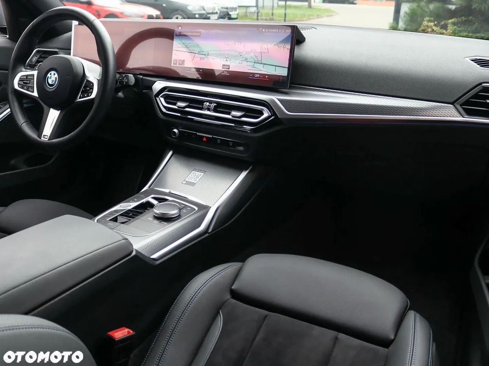 BMW Seria 3 330e xDrive - 18