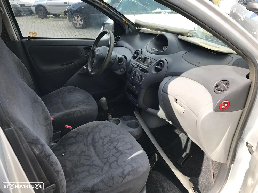 Toyota Yaris 1.0cc 5P 2000 - Para Peças - 8